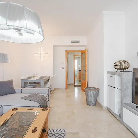 Apartment 11 Modern Apt With Sea Views, Two Poolareas, Close To Parks & Beaches