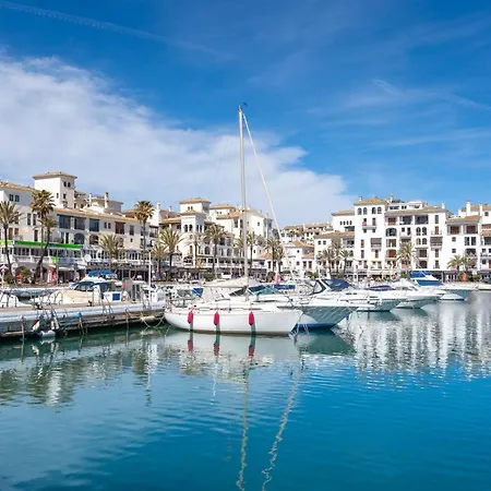 Apartment 11 Modern Apt With Sea Views, Two Poolareas, Close To Parks & Beaches