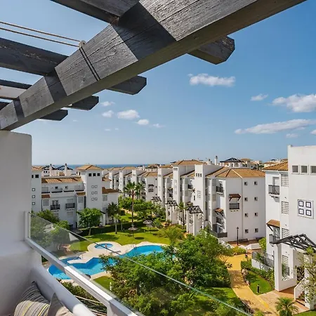 11 Modern Apt With Sea Views, Two Poolareas, Close To Parks & Beaches Apartment Manilva