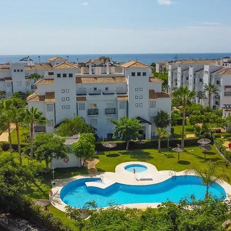11 Modern Apt With Sea Views, Two Poolareas, Close To Parks & Beaches