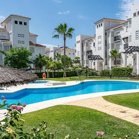 11 Modern Apt With Sea Views, Two Poolareas, Close To Parks & Beaches *